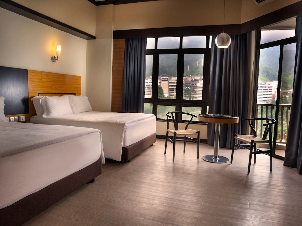Resorts World Awana 7/33
