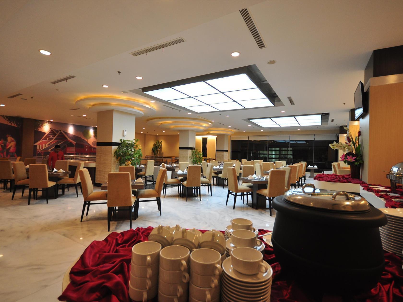 Grand Maleo Hotel Makassar 19/21