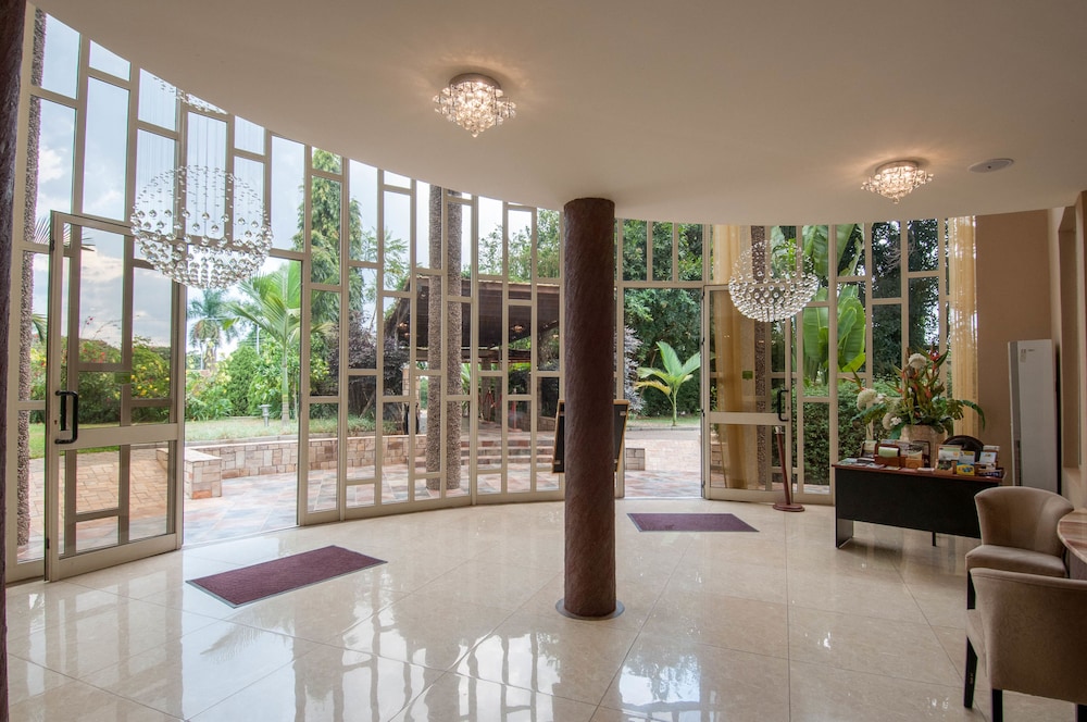 Imperial Heights Hotel Entebbe (ex. Lake Heights Hotel) 11/69