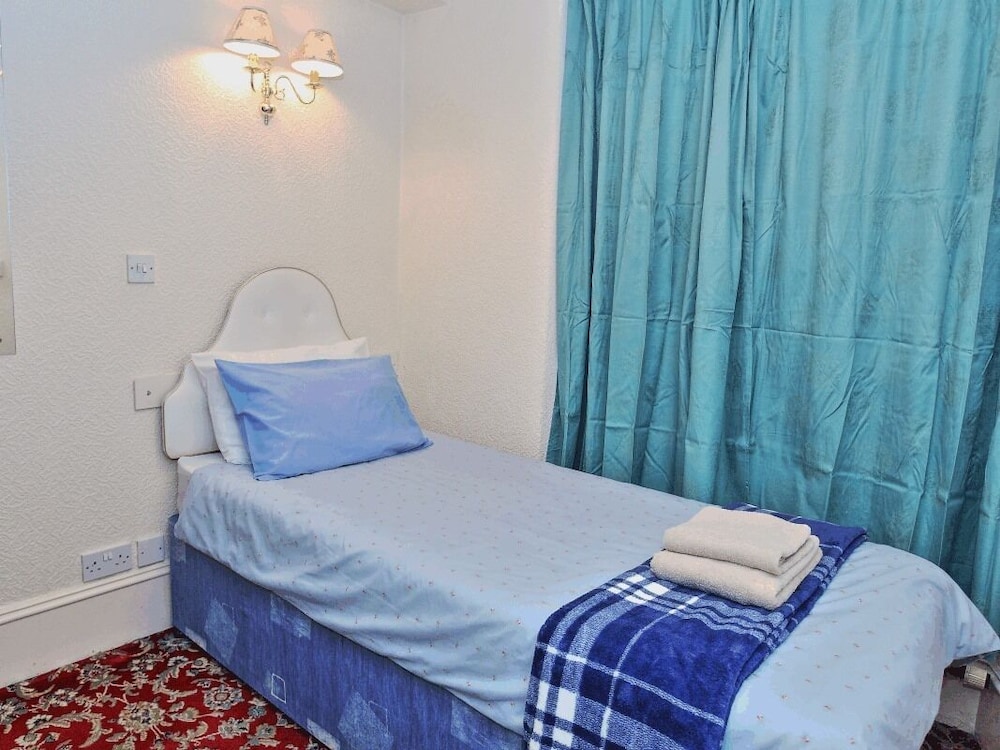 Brentwood Villa Bed And Breakfast 4/22