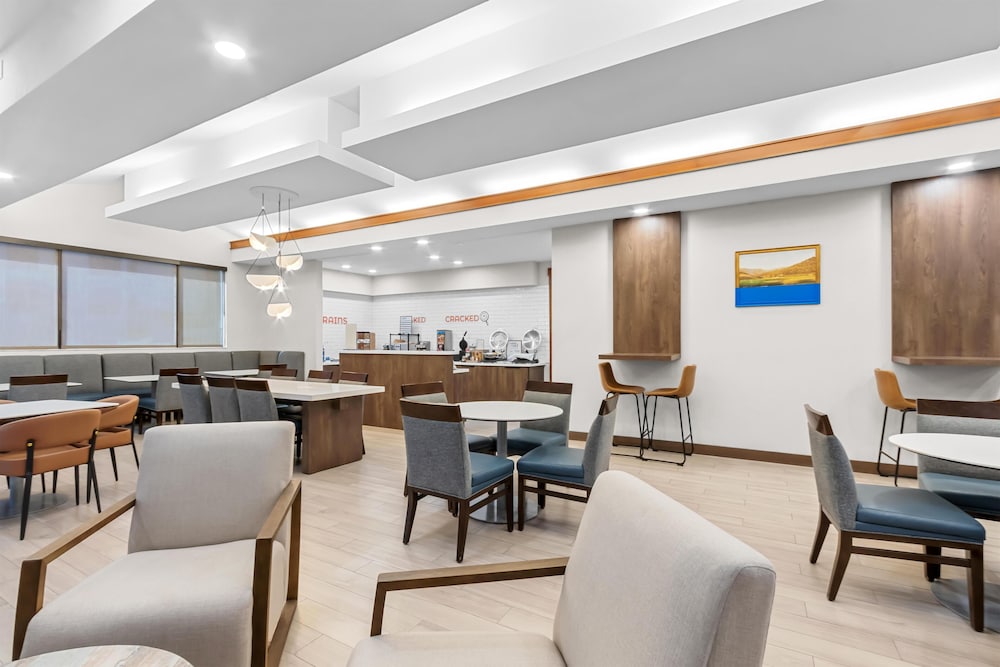Sonesta ES Suites Goodyear 38/58