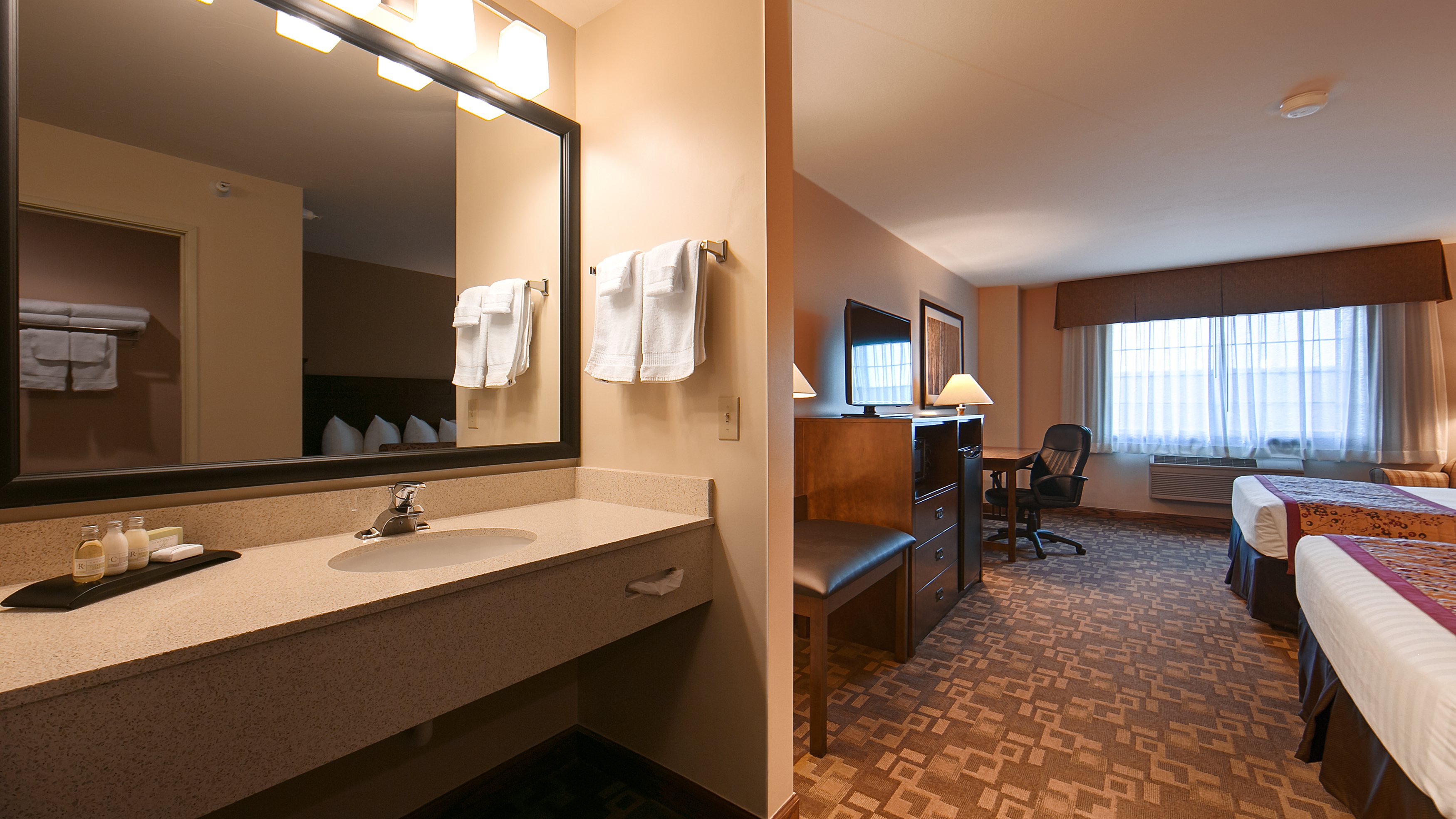 Best Western Desert Inn 50/50