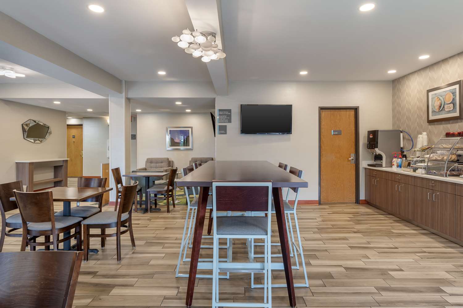 restaurant cafeteria