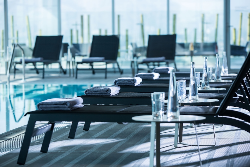Courtyard Santiago Las Condes 30/55