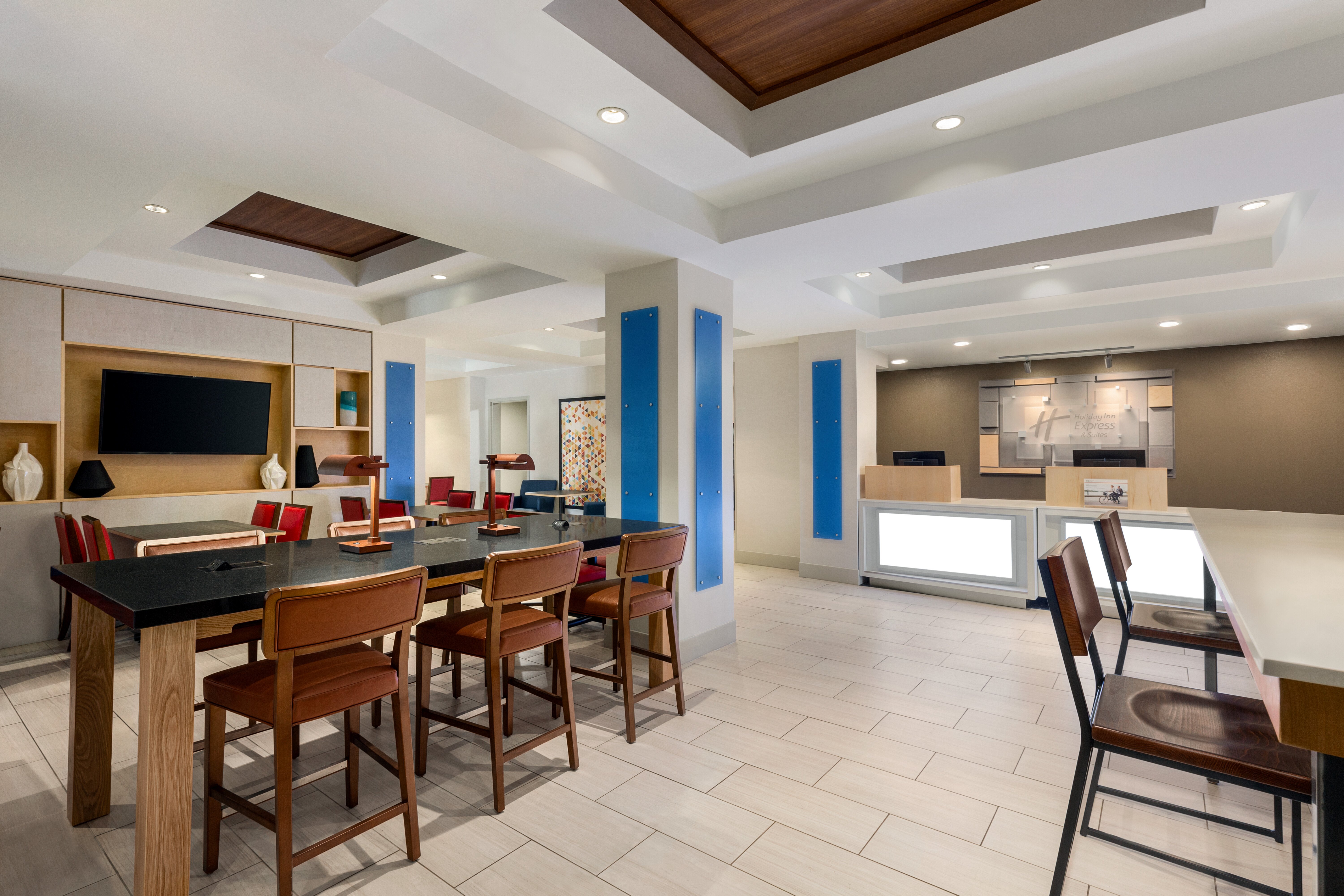 Holiday Inn Express Hotel & Suites Shawnee I-40 38/59