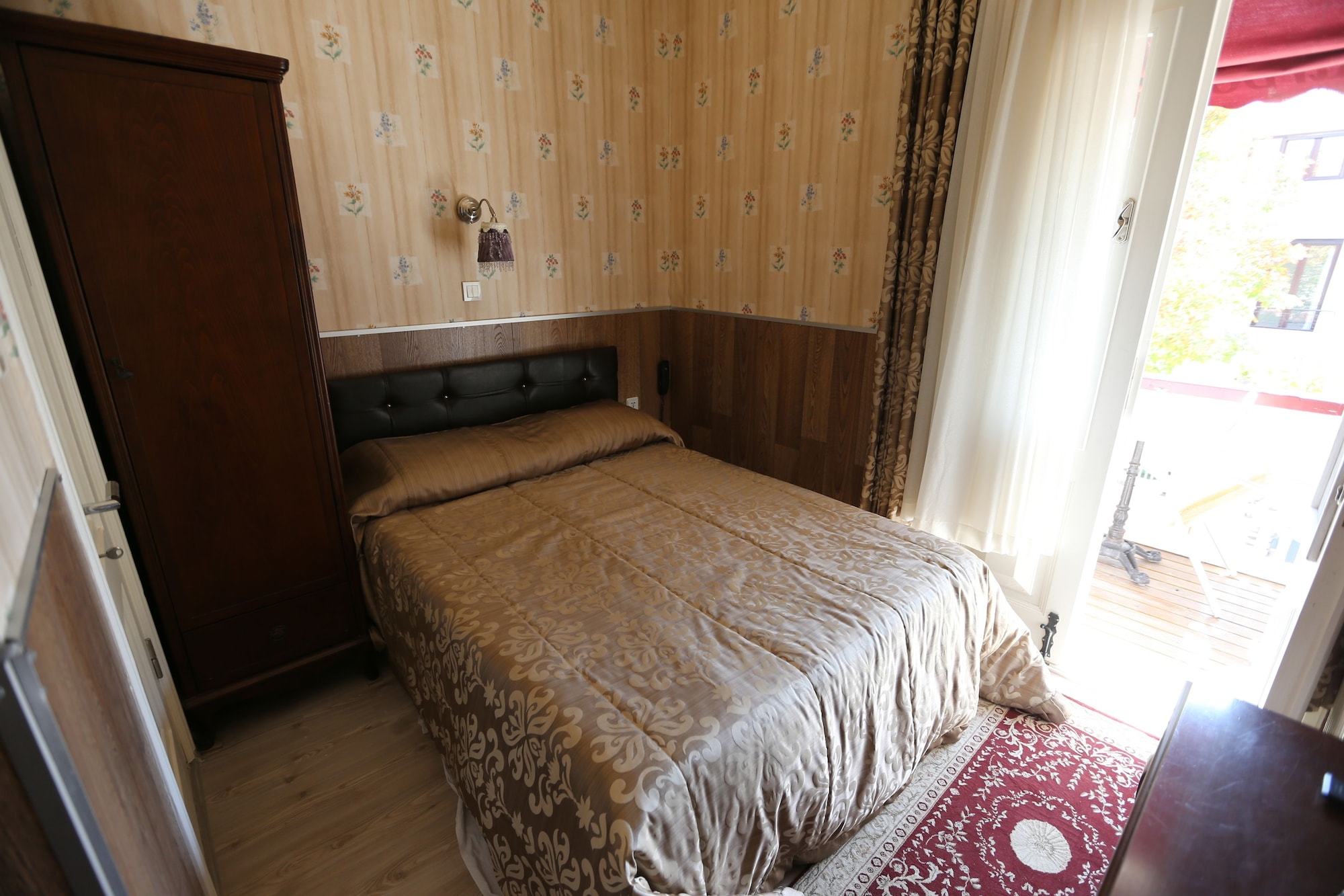 STANDARD, DOUBLE OR TWIN BED