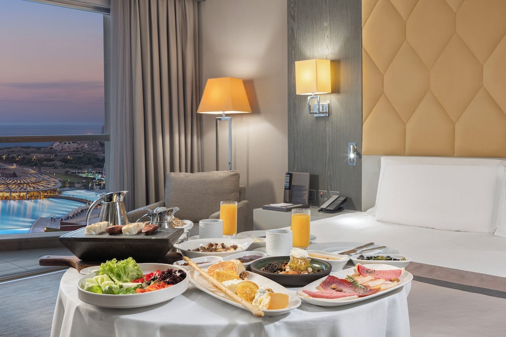 Elexus Hotel Resort & SPA & Casino 25/50