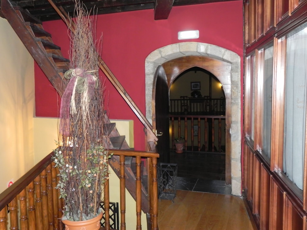 Hotel Castillo de Valdes Salas 4/26