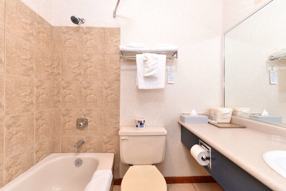 Canadas Best Value Inn Suites Castlegar 6/38