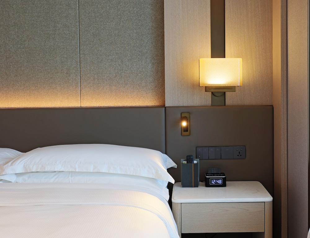 DoubleTree by Hilton Shenzhen Nanshan Hotel and Residences 16/45