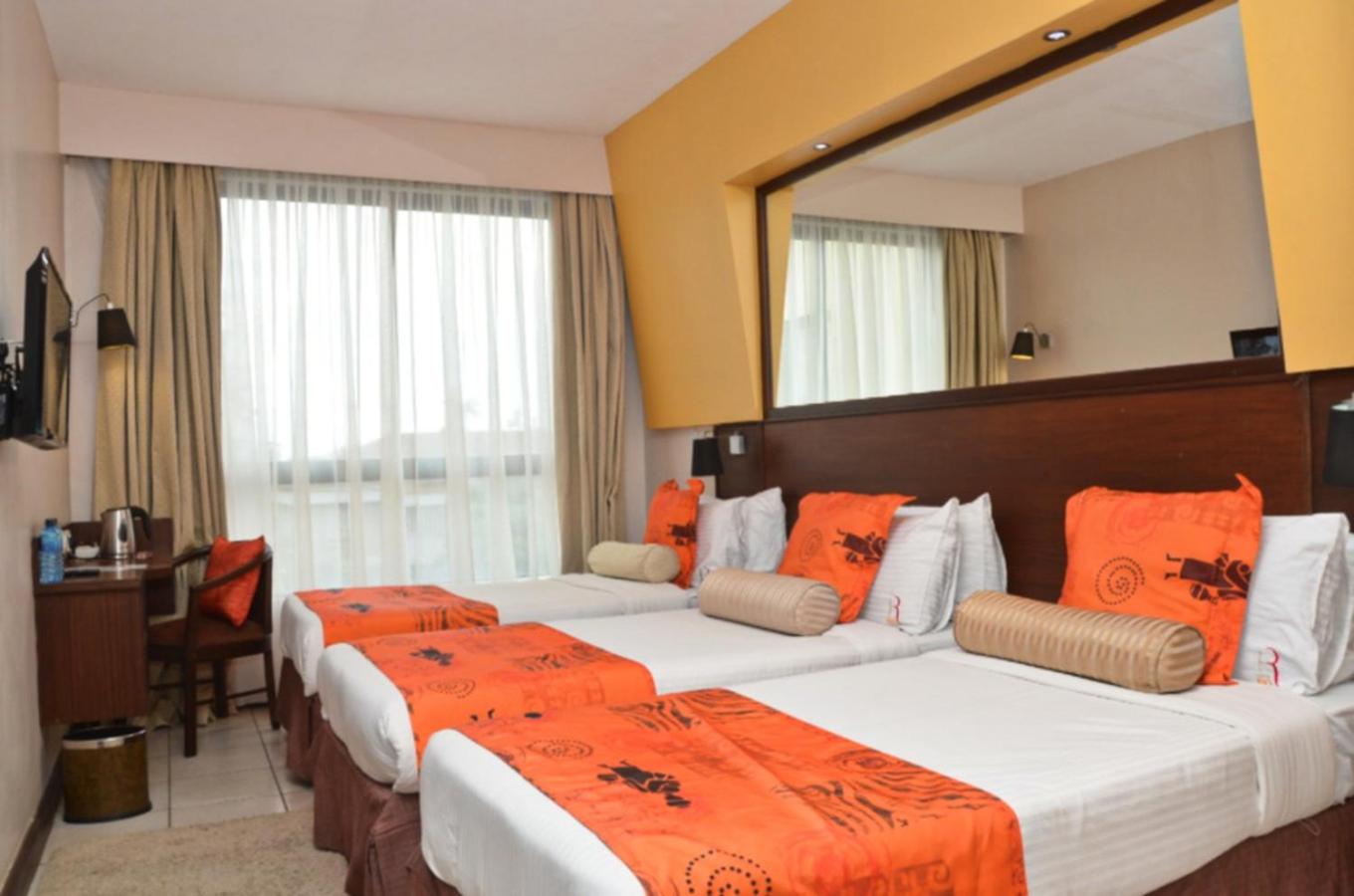 Room, Triple