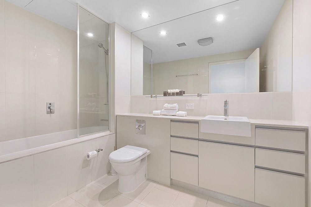 Peninsula Airlie Beach 49/50