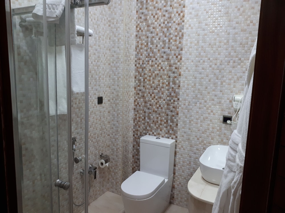 RUMA PORT HOTEL 41/43