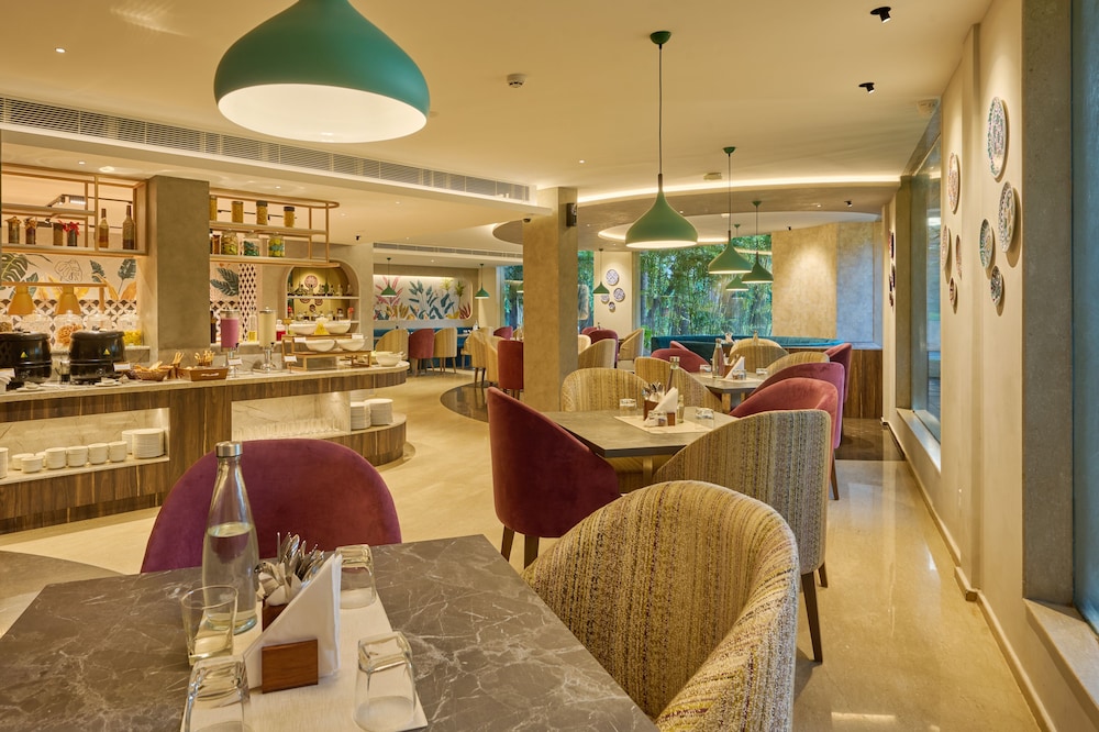 FLORA AIRPORT HOTEL 33/50