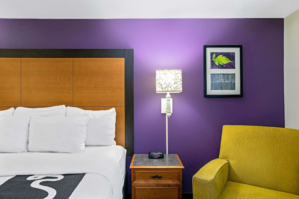 La Quinta Inn Sacramento North 20/39