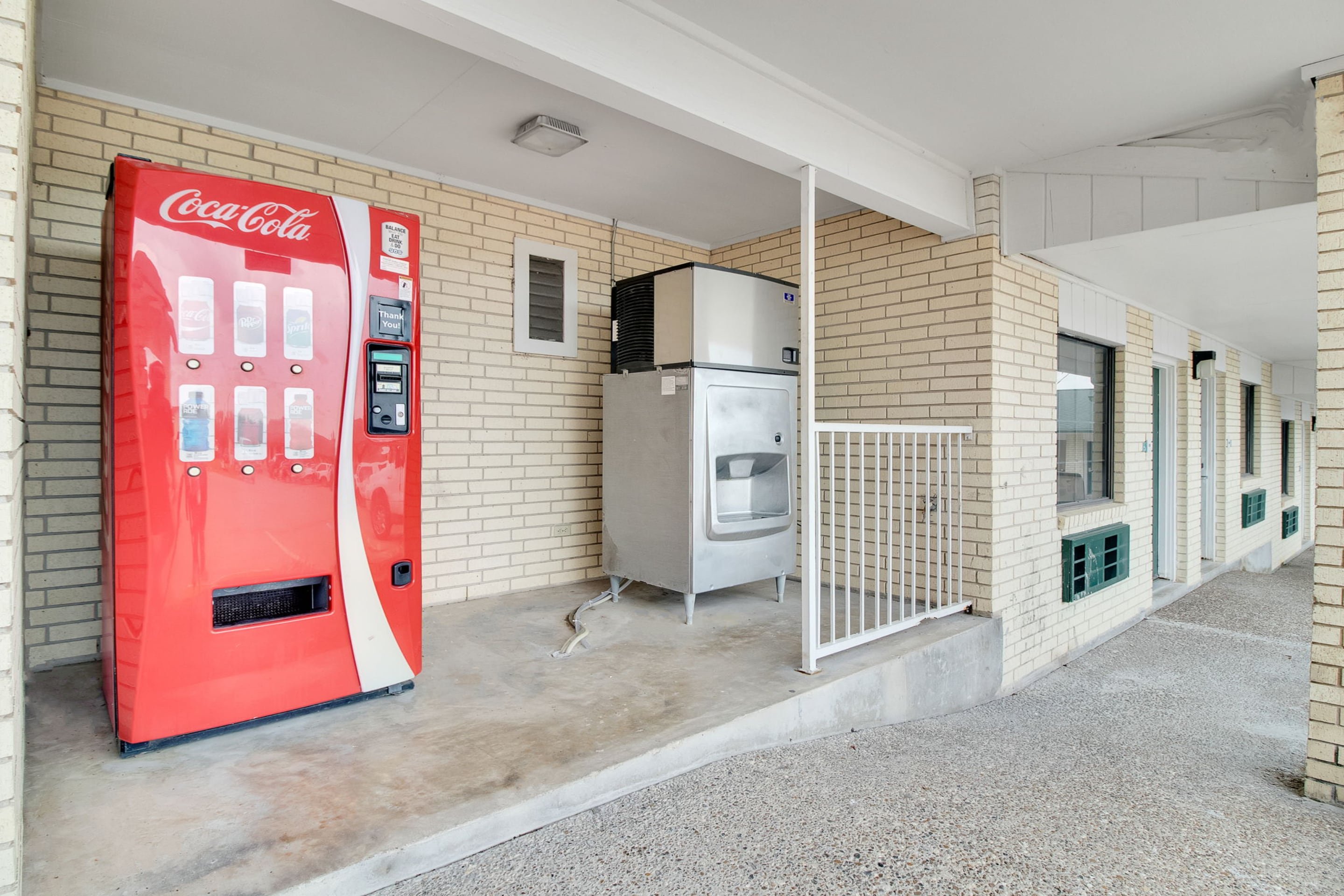 Three Rivers Executive Inn & Suites By OYO 35/37