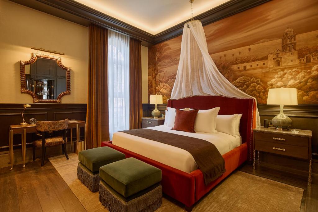 Room, King Bed, Historic Wing
