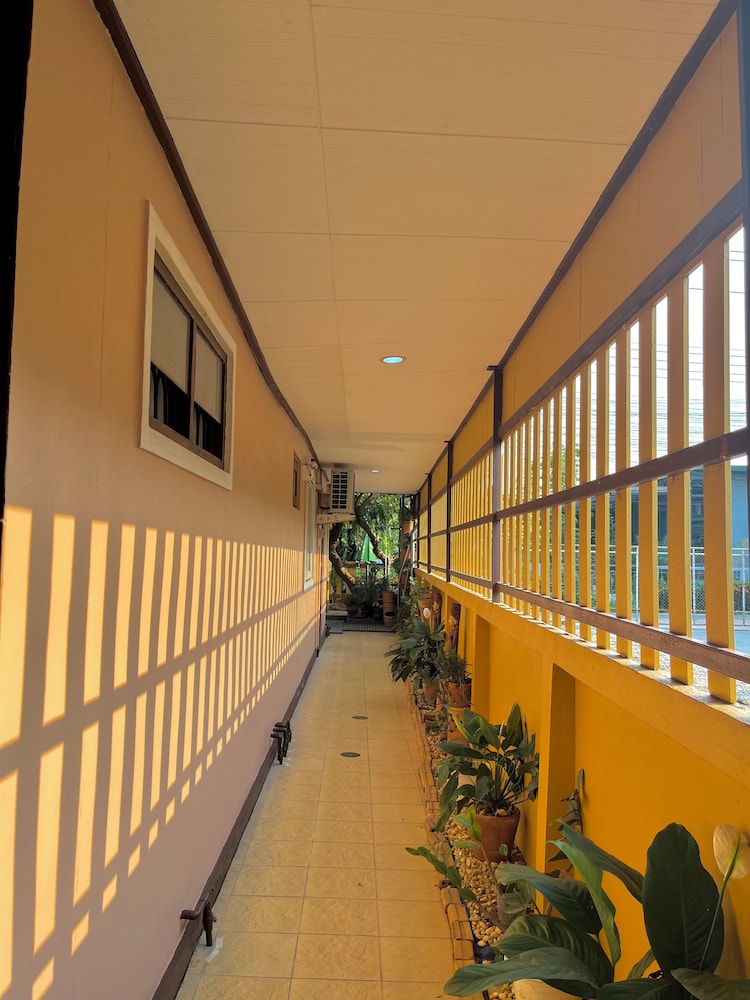 Baan Baramee Guesthouse 46/50