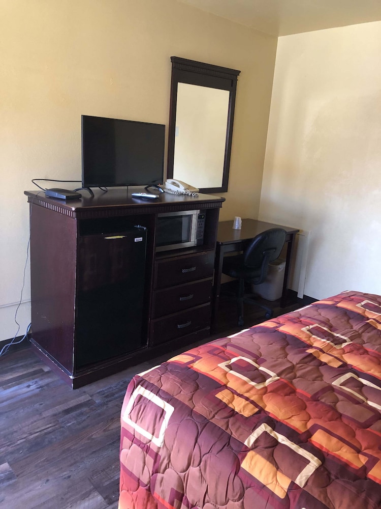 Economy Inn 20/24