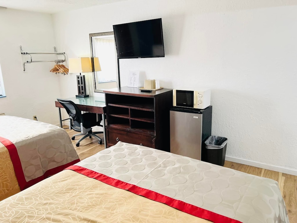 Super 8 by Wyndham Fort Scott 9/49