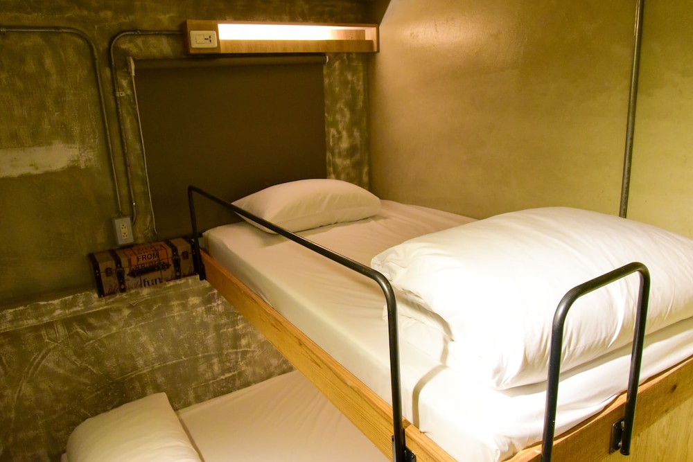 Ph Hostel 30/72
