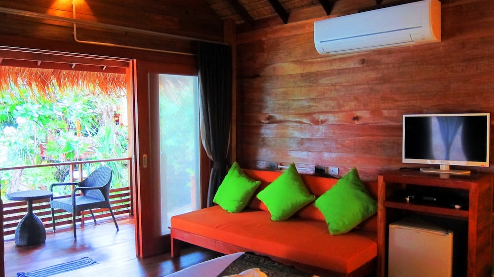 Ten Moons Lipe Resort 28/50