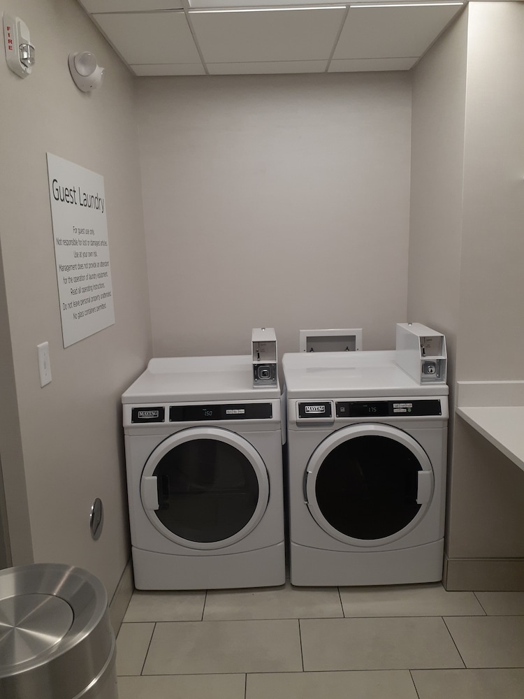 Holiday Inn Express and Suites Richburg 34/50