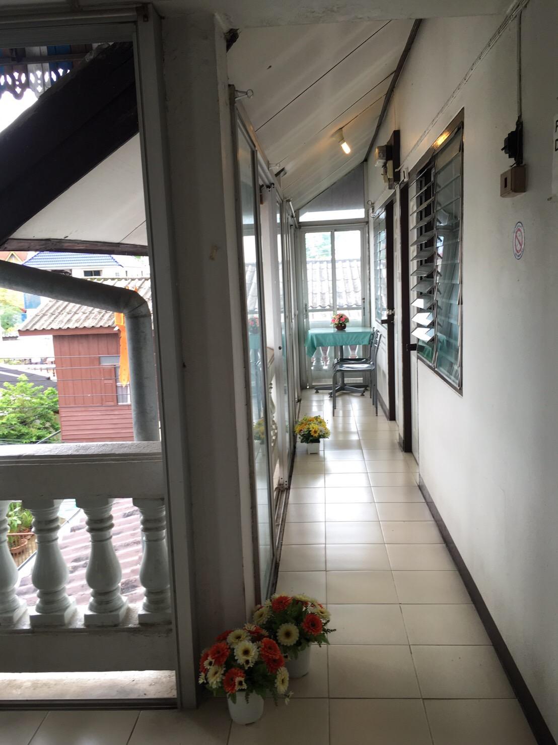 Ampawan Guesthouse 6/23