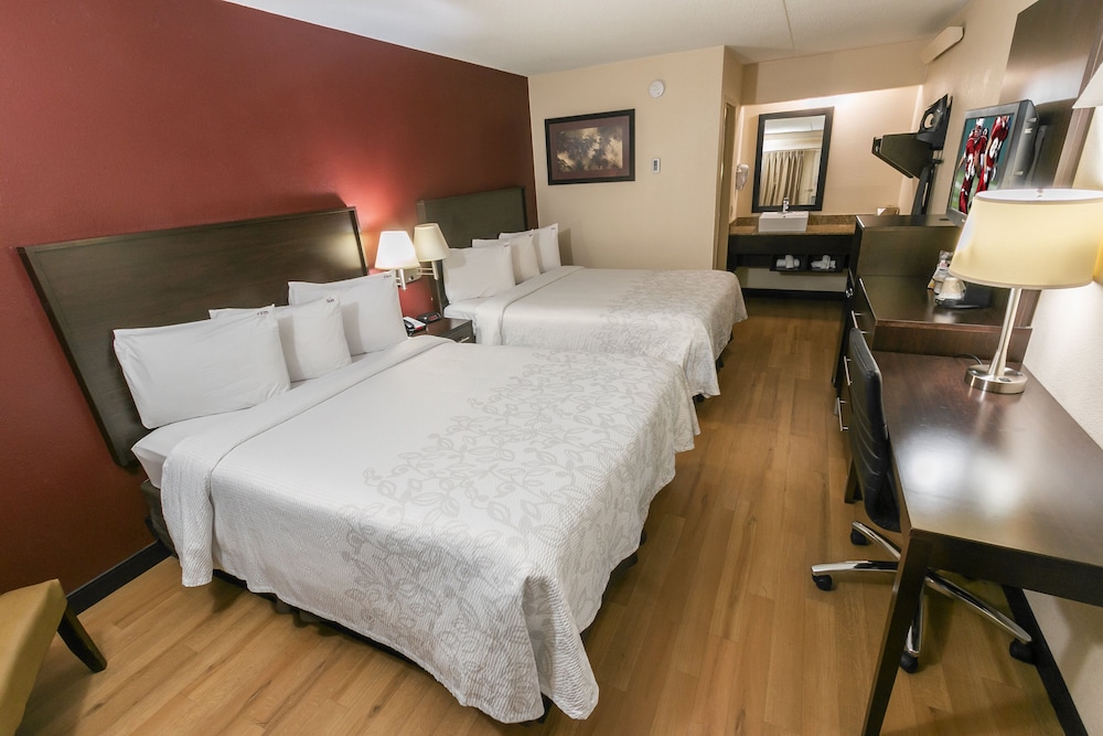 DELUXE, 2 DOUBLE BEDS