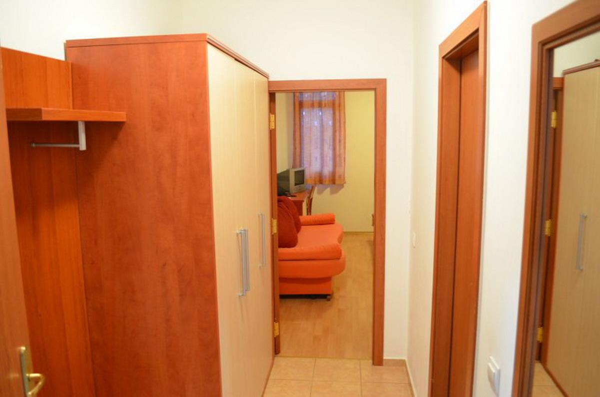 Persey Flora Apartments 21/50