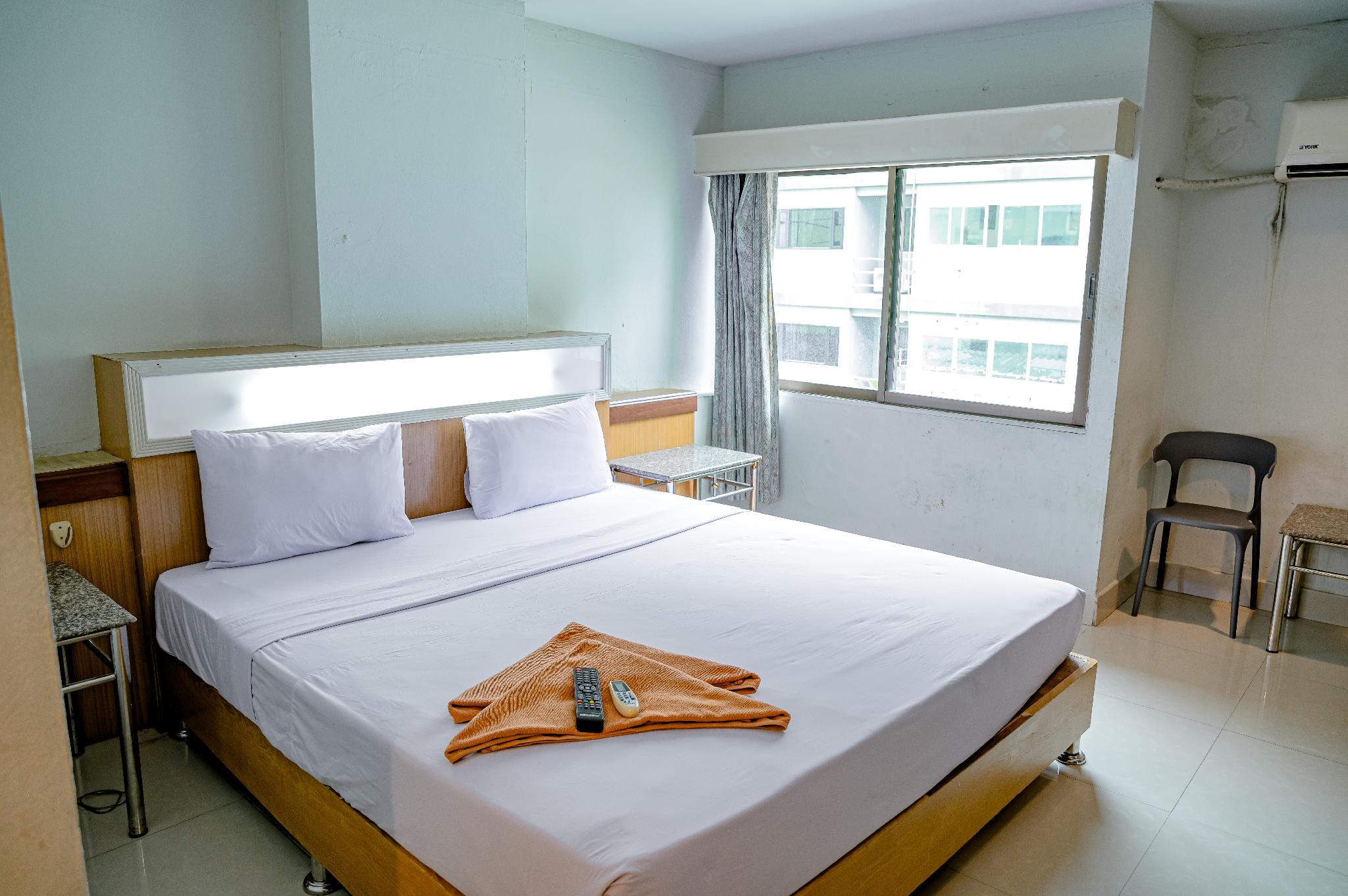 Satit Hotel 20/30
