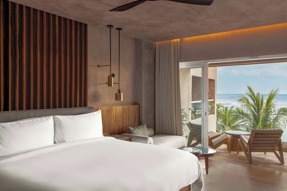 Junior Suite, King Bed, Ocean View, Balcony