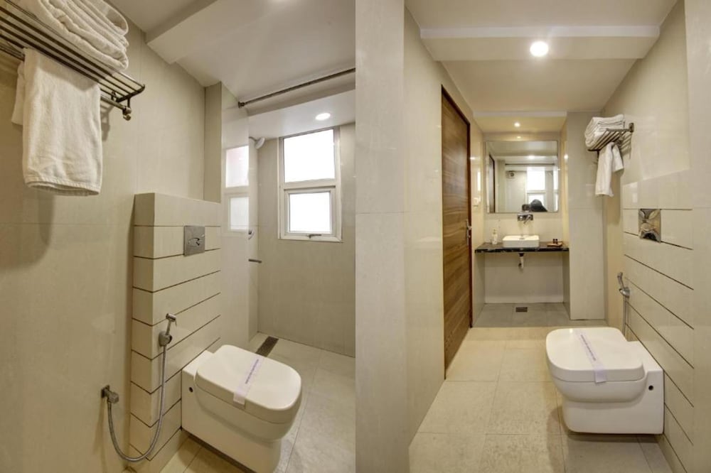 Hotel Shanti Plaza 50/50