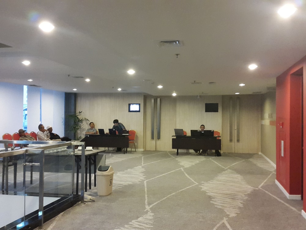 Ibis Surabaya City Center 10/61