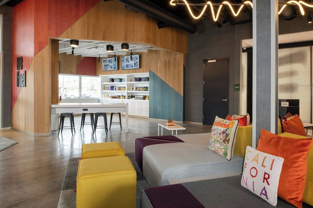 Aloft Sacramento Airport Natomas 32/43