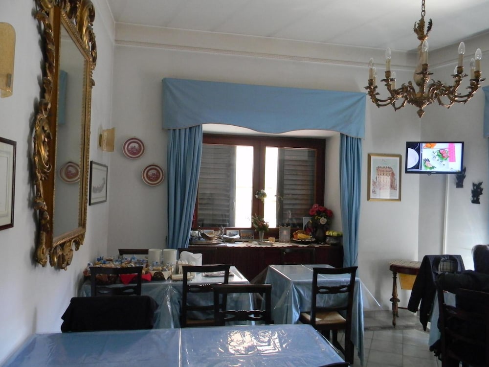 Hotel Primavera 48/64