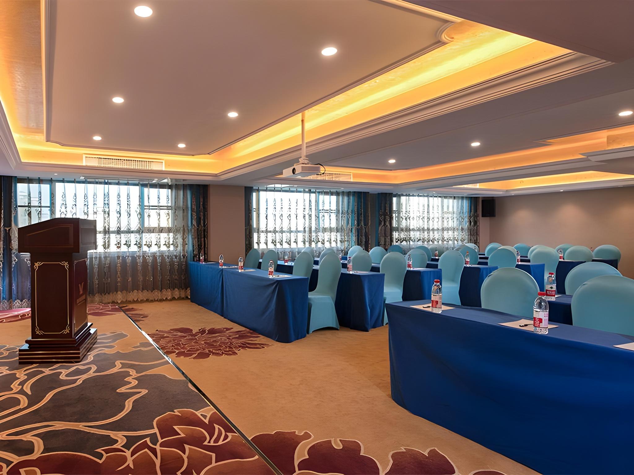 Vienna Hotel (Wuhu Fangte Nanxiang Wanshang) 23/24