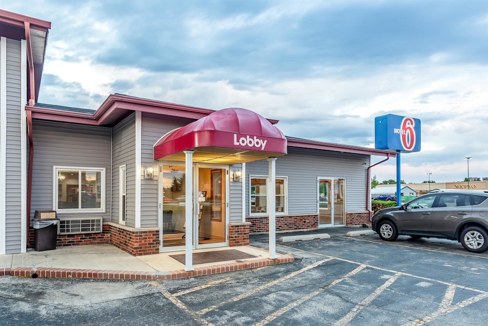 Motel6 Fond Du Lac, WI 2/52
