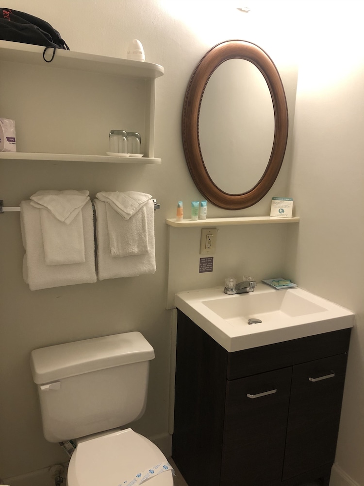Bayfront Inn At The Waterfront 44/46