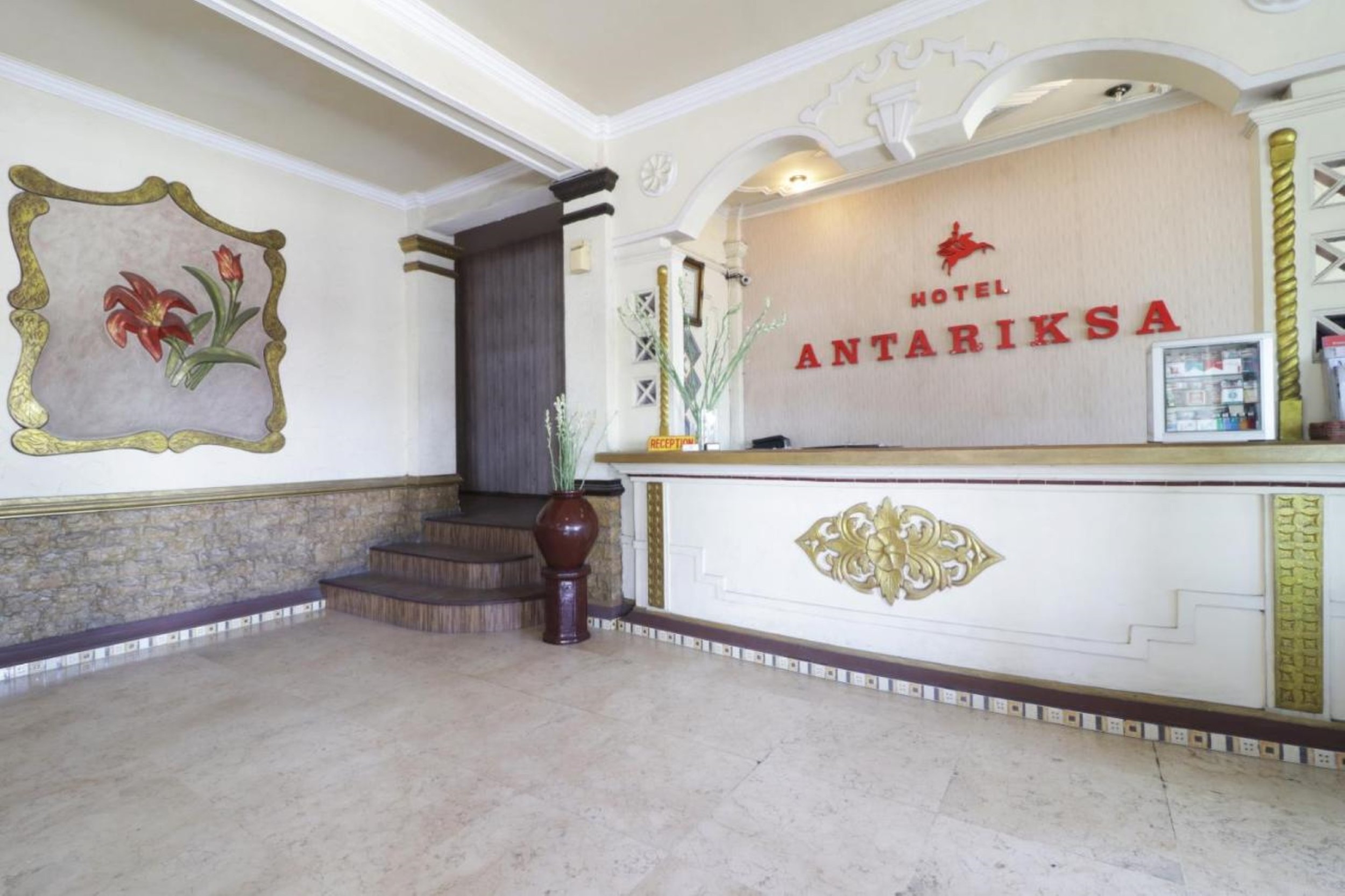 Hotel Antariksa 7/28
