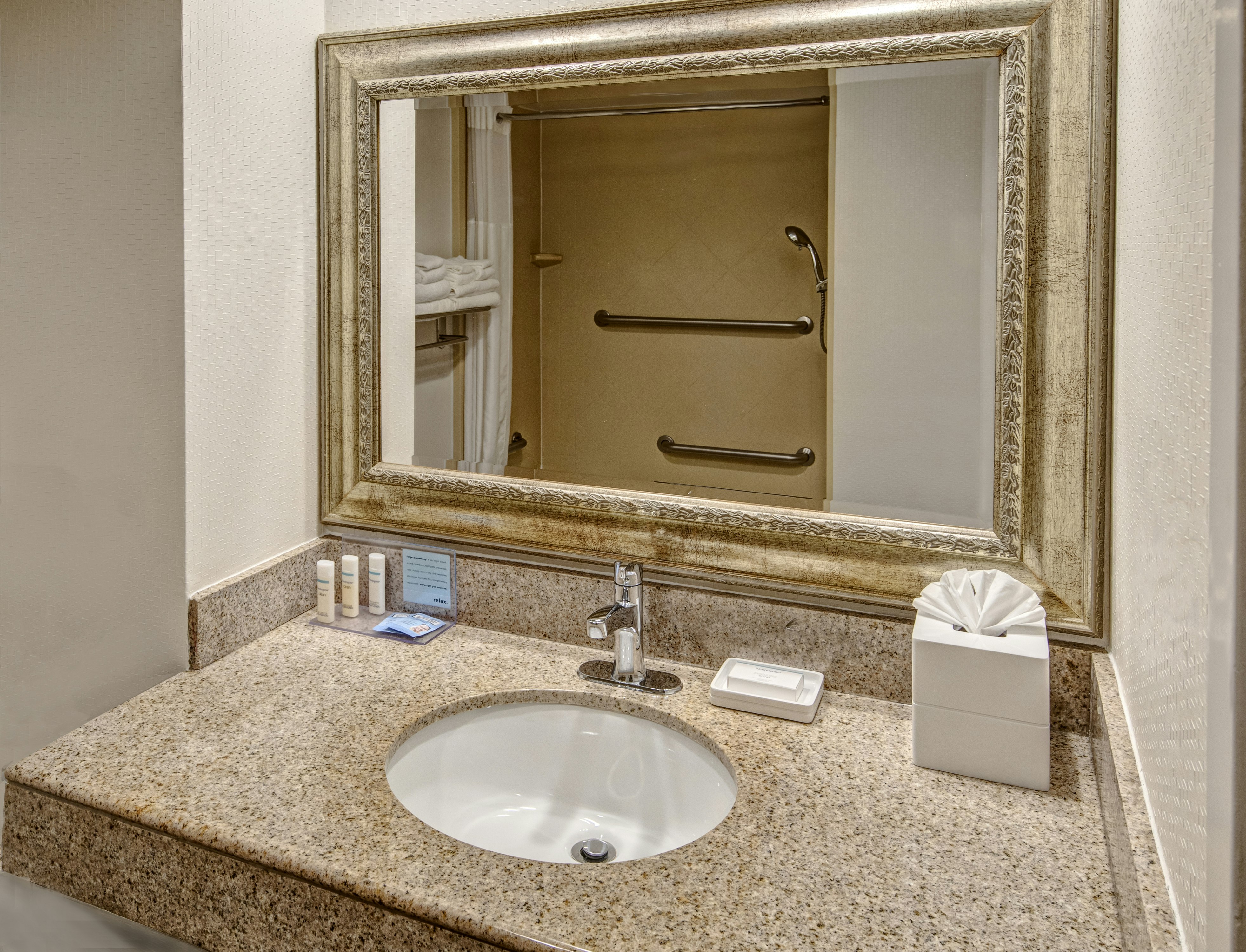 غرفة بسرير كينج لذوي الإعاقة، Hampton Inn By Hilton Charlotte Matthews 4/4
