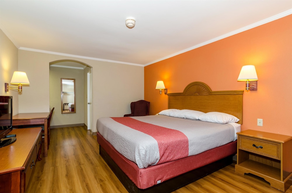 Baymont by Wyndham Newark/Wilmington 24/53