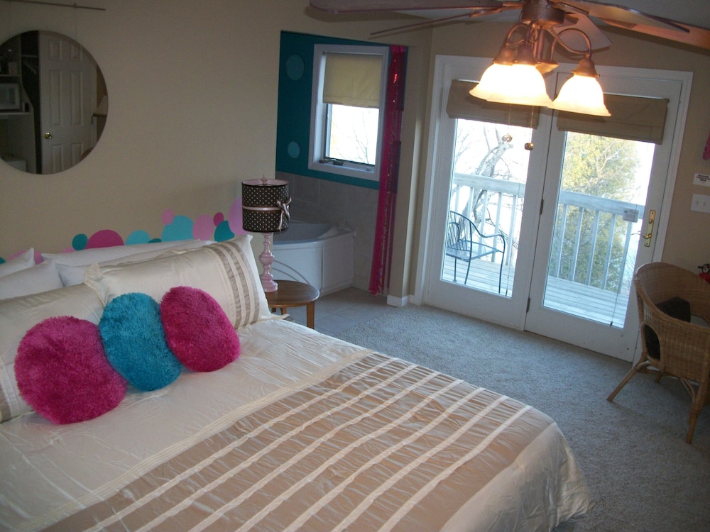 at the Waters Edge Bed &amp; Breakfast 24/61