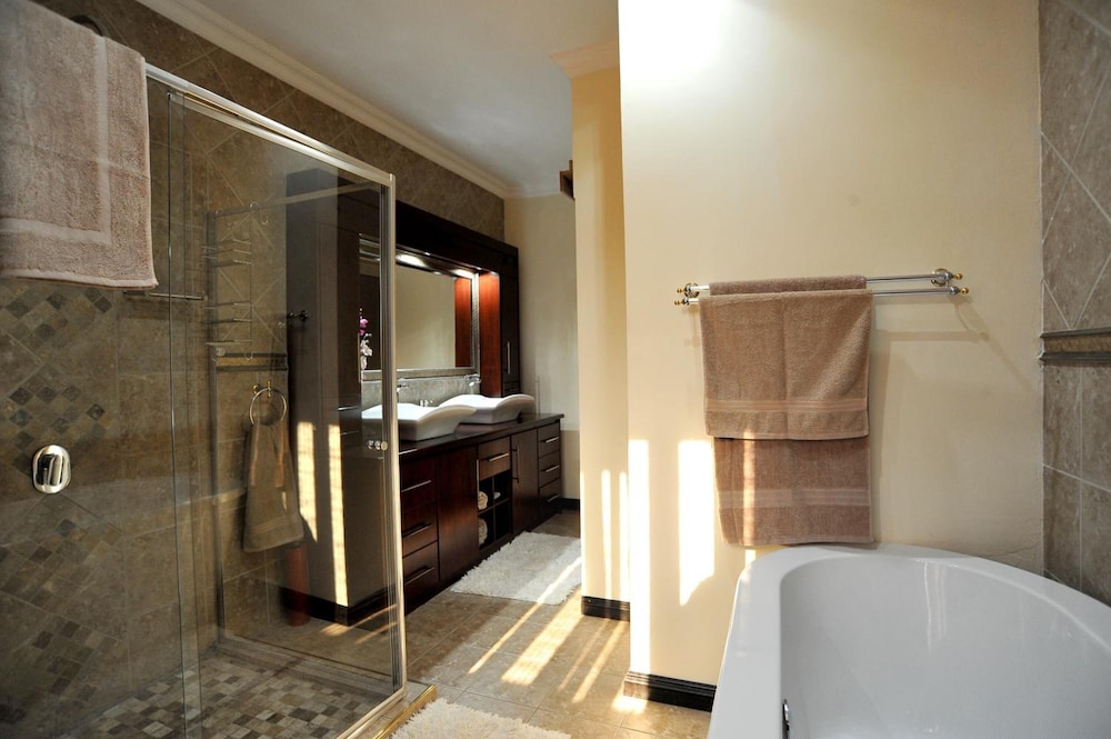 Sunset Manor Guest House 43/50