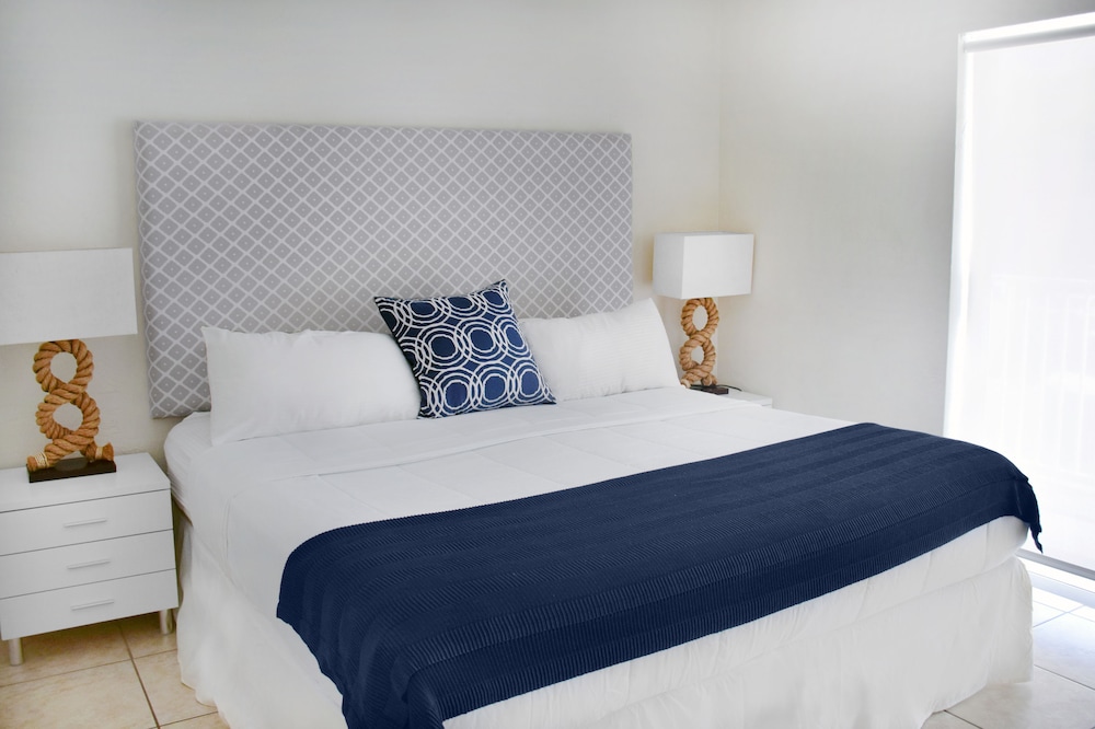 Coral Reef Suites 11/75