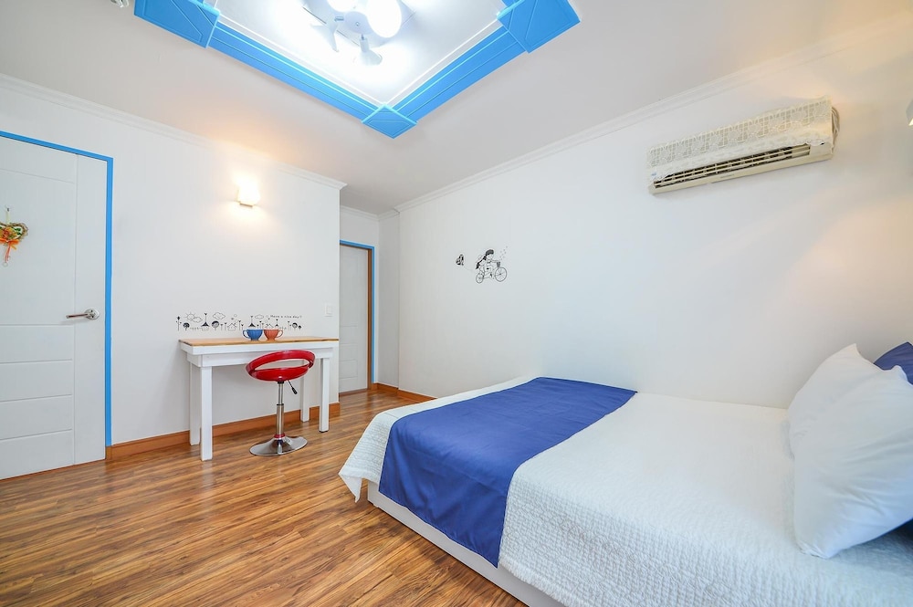 Geoje Blue Neoul Pension 11/50