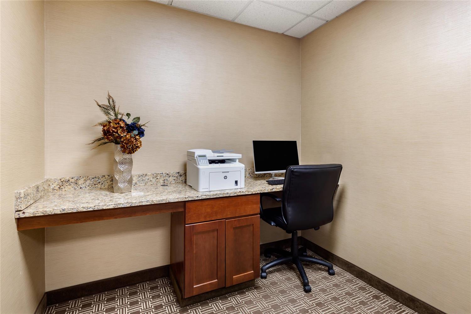 Comfort Inn Aikens Center 24/35