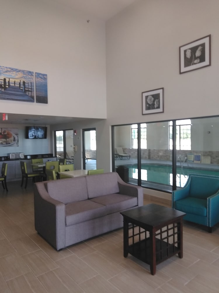 Quality Inn & Suites Mount Vernon 14/17