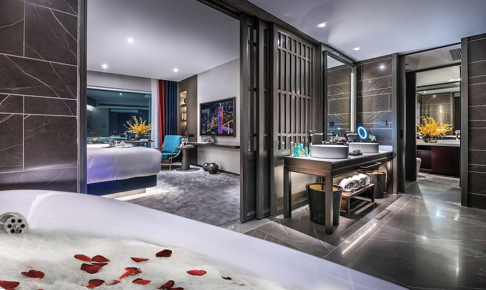 Elegant Hotel (Zhujiang New Town Canton Tower) 47/48