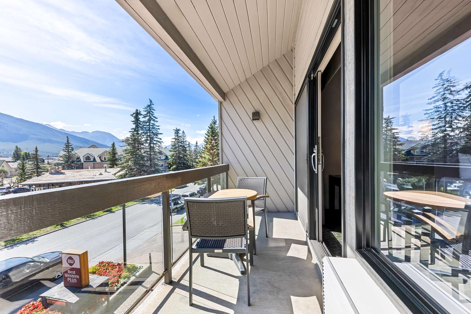 Best Western Plus Banff International Lodge 36/42
